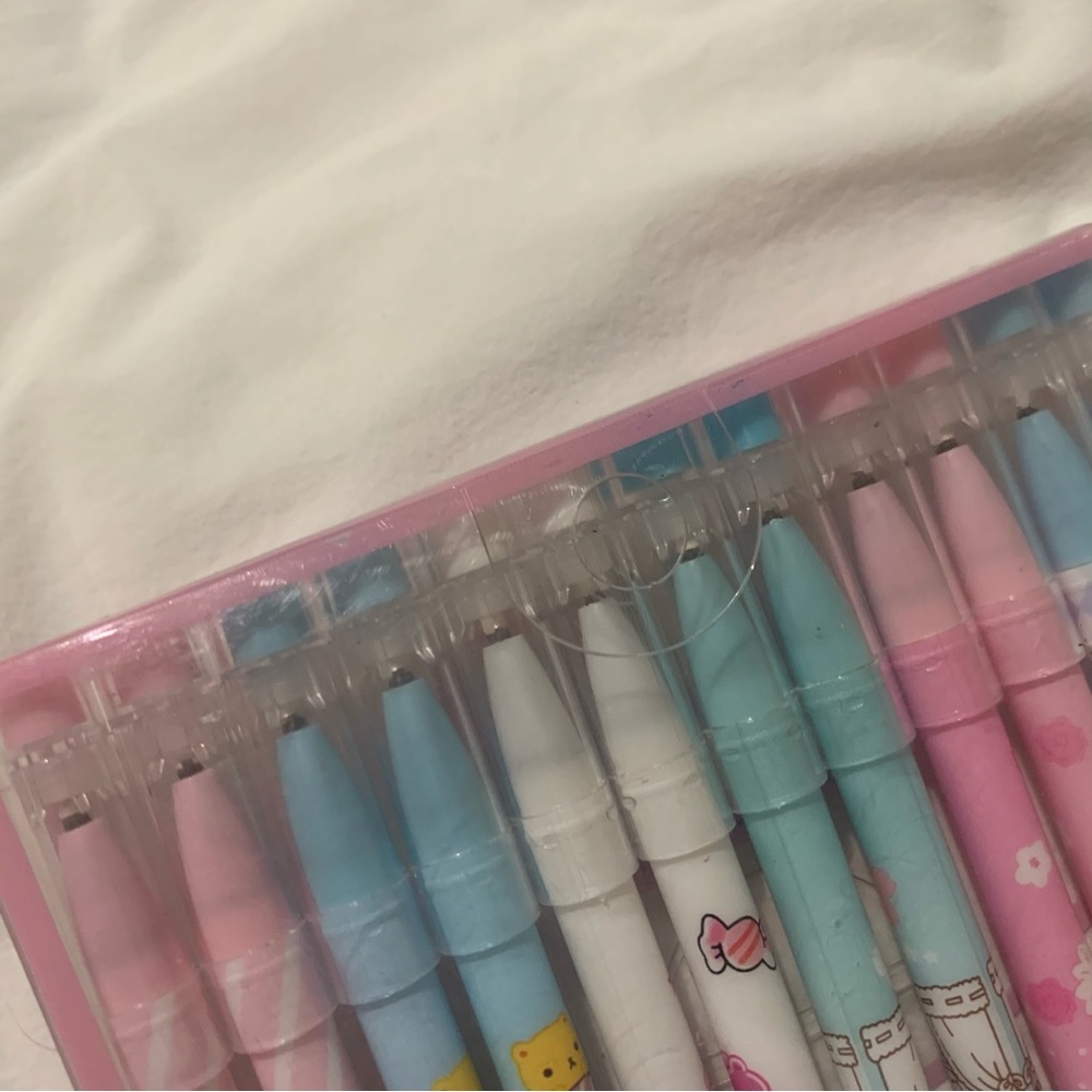 Set of 12 Sanrio Black Ink Pens in a Plastic Carrying Case - Picture 12 of 14